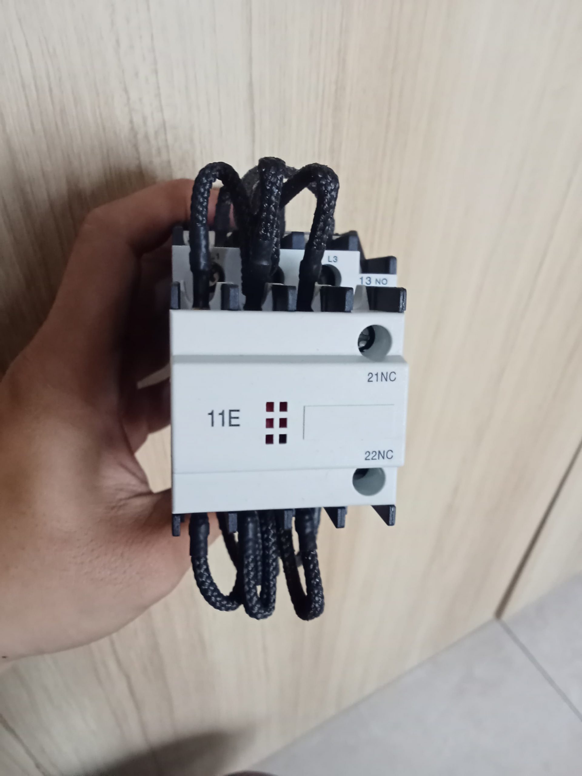 Kontaktor Kapasitor 25Kvar / 380V / 43A Original Asteri